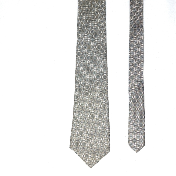 100% Silk Vintage Made in the USA Liberty of London Traditional Long Neck Tie - Picture 3 of 14